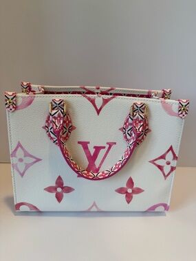 NWT Louis Vuitton OnTheGo PM "By The Pool" in Pink